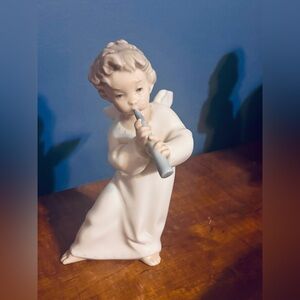 Lladro White Porcelain Figurine